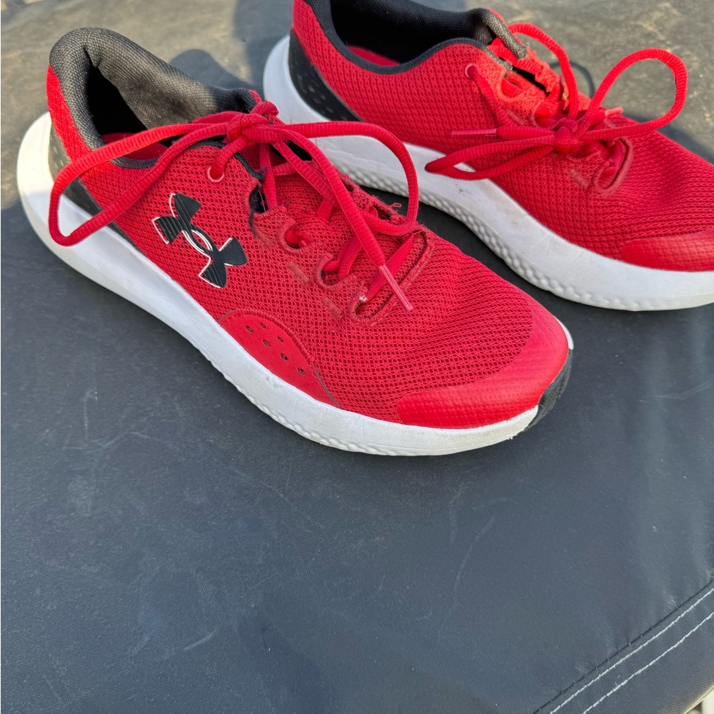 Under Armour Kids Shoes in Red and Black